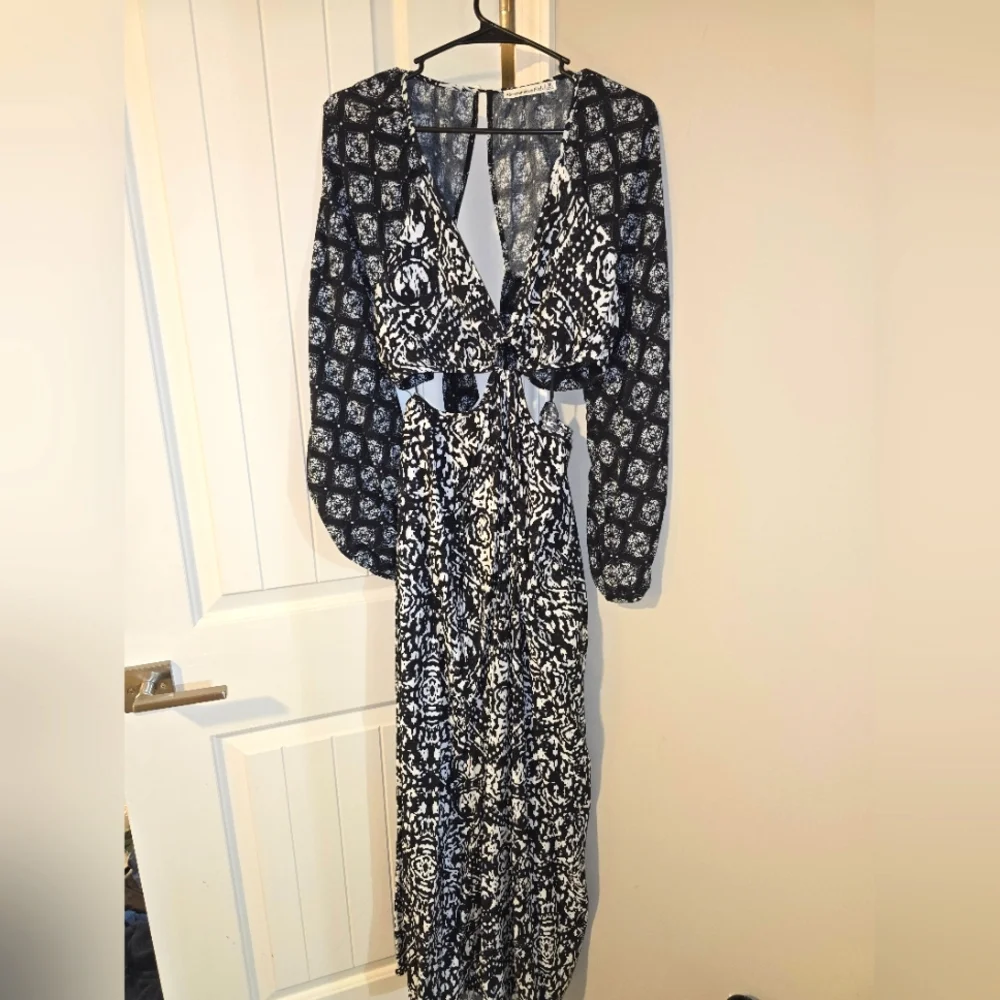 Abercrombie And Fitch Black and White Cutout Tie Back Maxi Medium Dress Long - Picture 7 of 13
